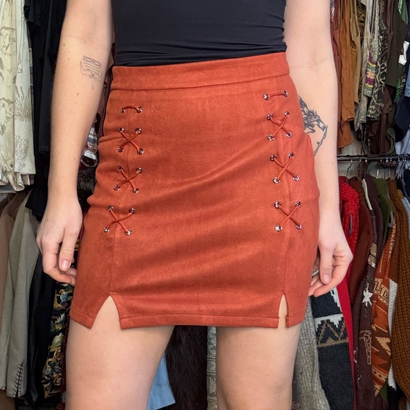 Rust suede mini skirt - Picture 1 of 3